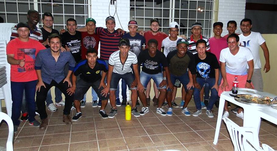 10811612_765946346805572_1324971640_n