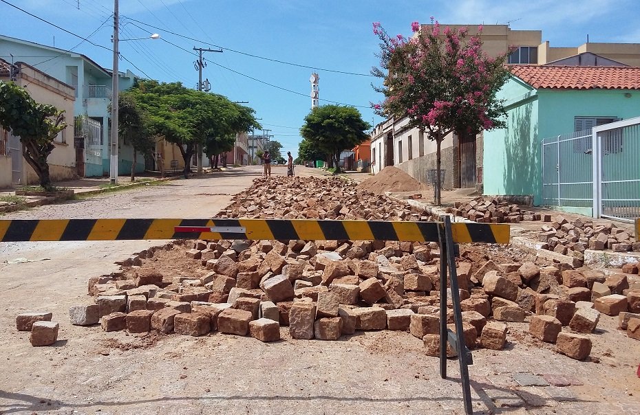 riachuelo calcamento rua (1)
