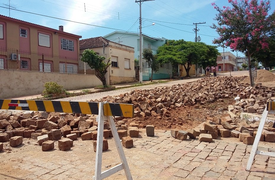 riachuelo calcamento rua (4)