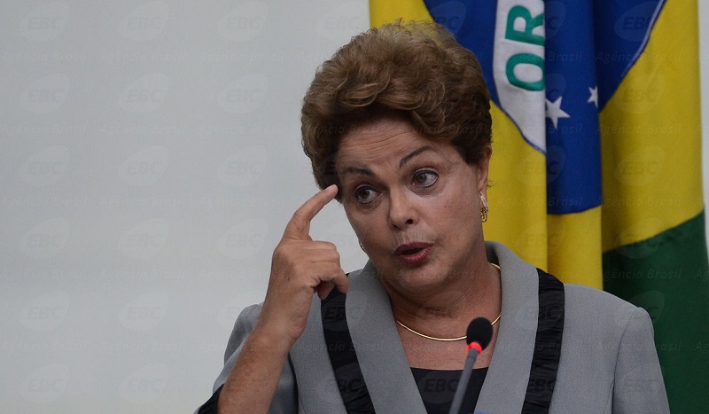 Comissão no Senado aprova admissibilidade do processo de impeachment de Dilma