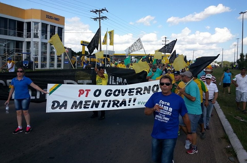 Manifestação em São Gabriel reúne centenas de pessoas