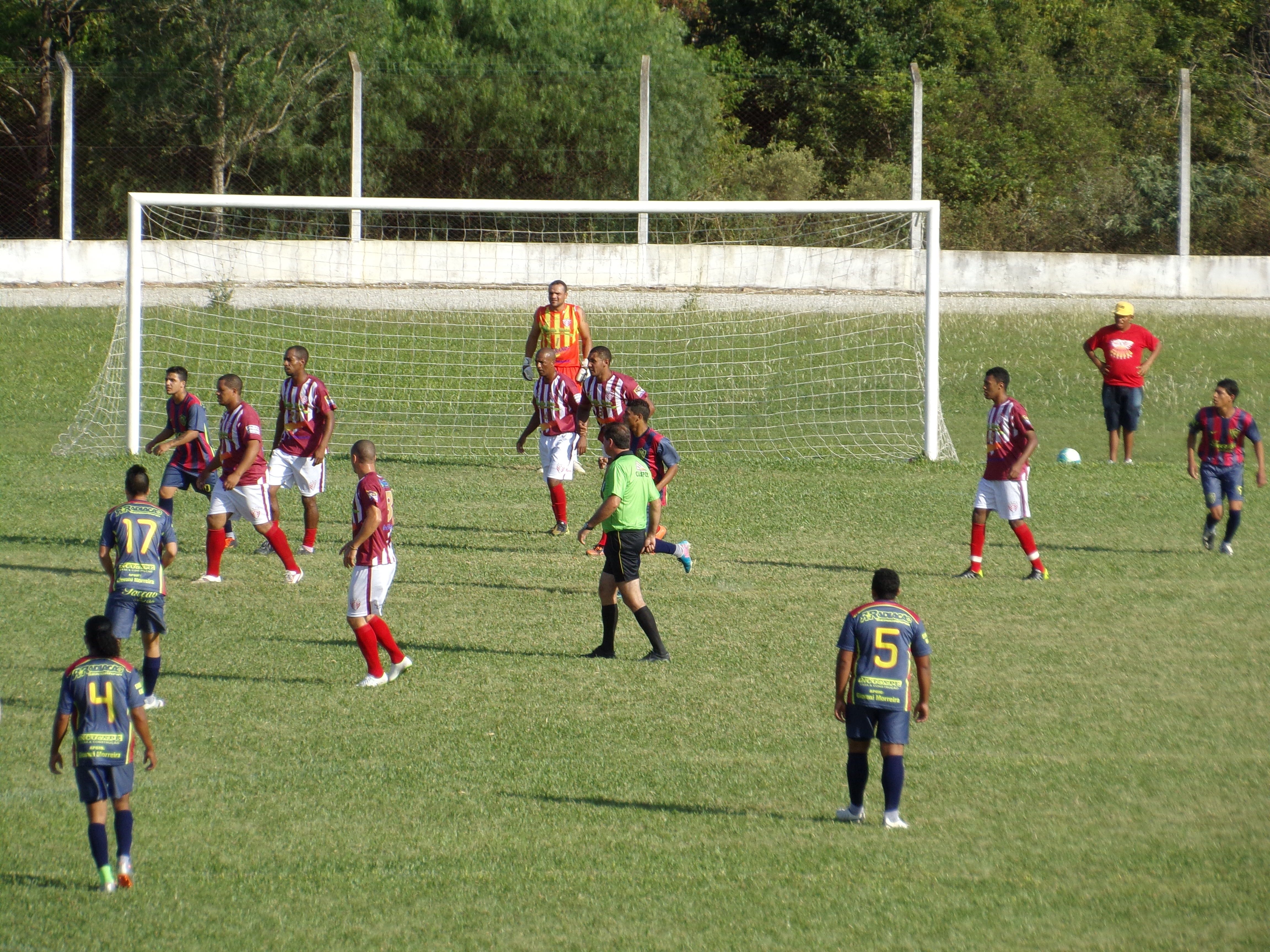 Santos e Pamta abrem vantagem para chegar a final no futebol de campo