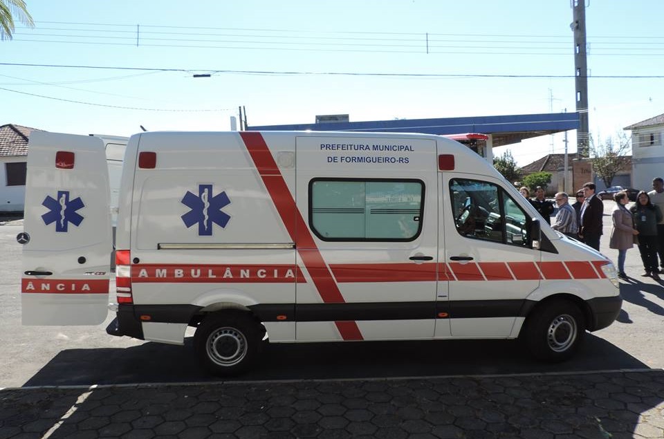 Formigueiro adquire nova ambulância para atendimento à população