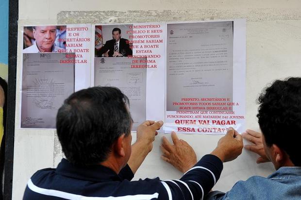 Kiss: Justiça determina retirada de cartazes que questionam atuação do MP