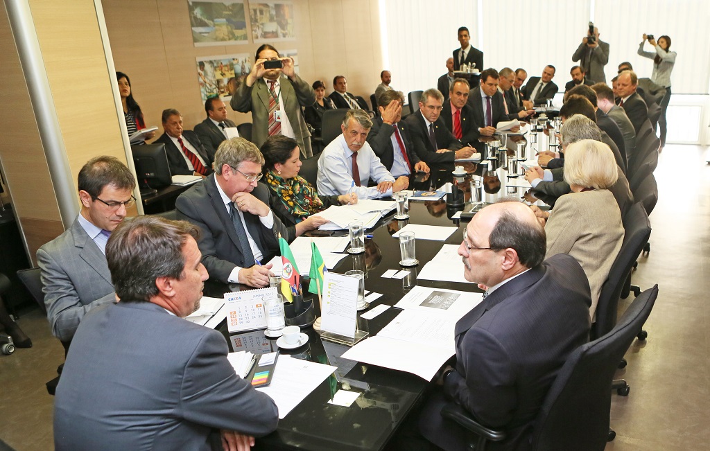 Ministro confirma apoio para elaboração do projeto da barragem de São Sepé