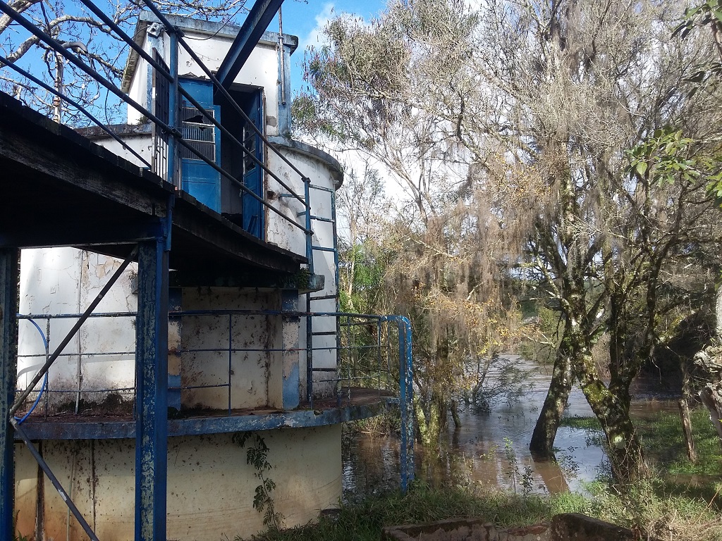 Corsan conclui limpeza no ponto de captação no Rio São Sepé