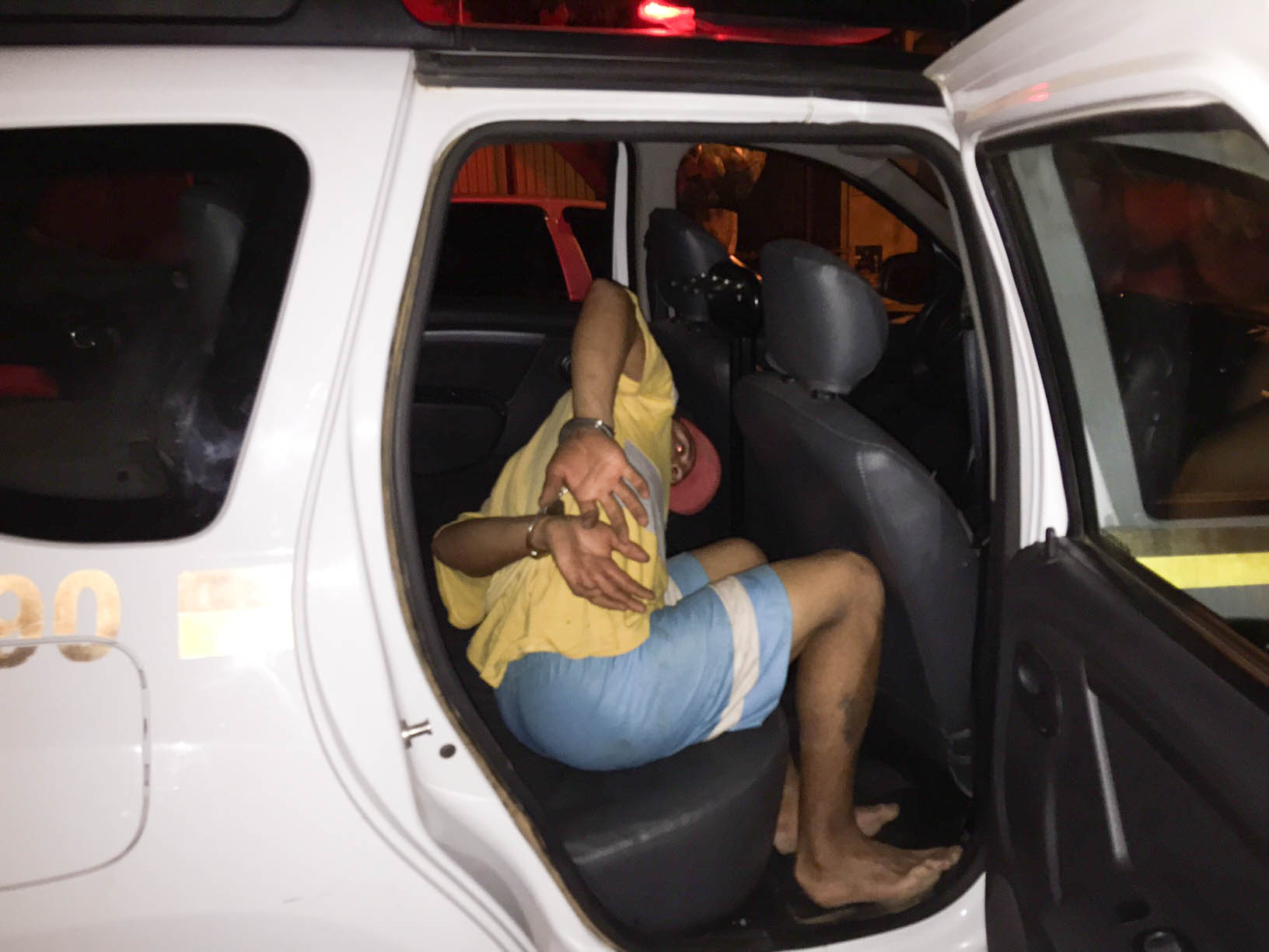 Após denúncia, Brigada Militar flagra homem furtando veículo