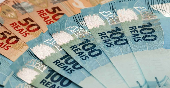dinheiro salario minimo