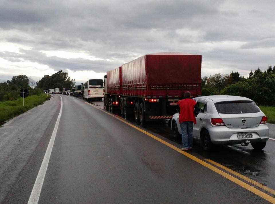 br 392 transito chuva