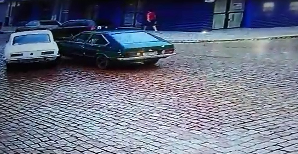 VÍDEO: imagens mostram acidente com quatro carros na Rua 7 de Setembro