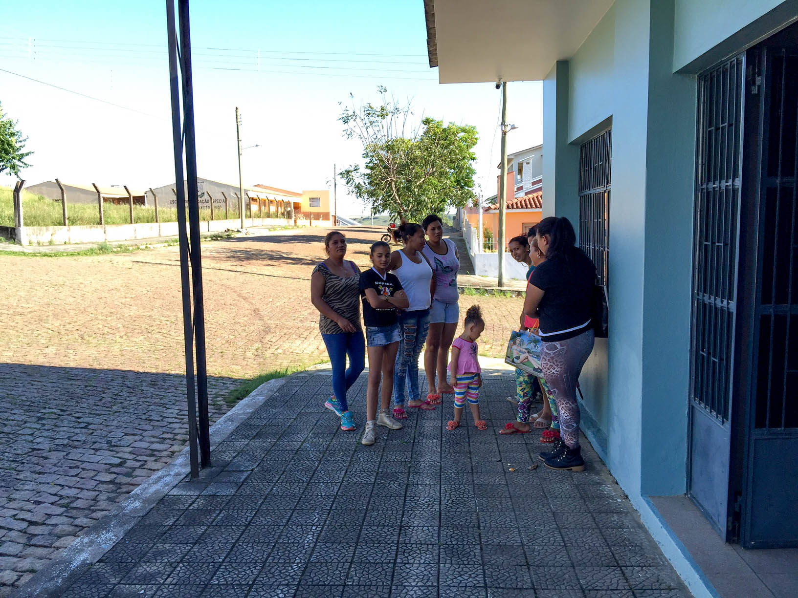 Familiares de vítima de homicídio pedem “justiça” em frente a Delegacia de São Sepé
