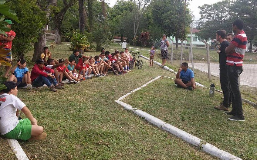 Reunião definiu detalhes da escolinha de futebol na Vila Block