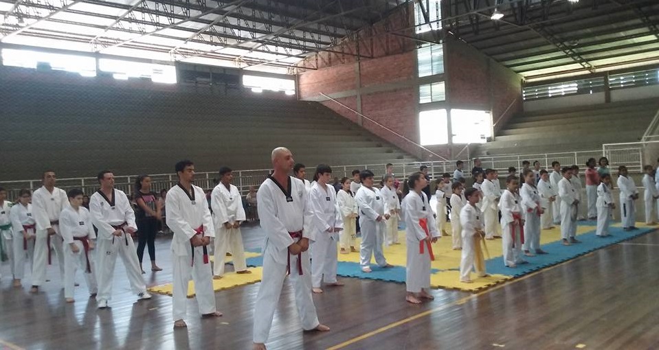 Campeonato Municipal de Taekwondo teve homenagens e integração