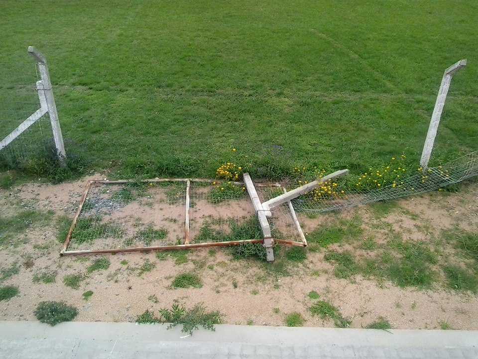 vandalismo campo estadio vila nova 1