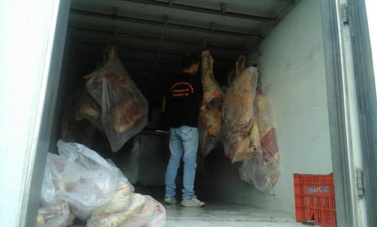 Venda de carne ilegal é descoberta em São Sepé