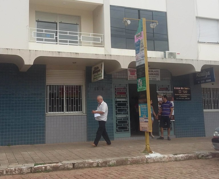 Homens armados tentam assaltar correspondente bancário no centro de São Sepé