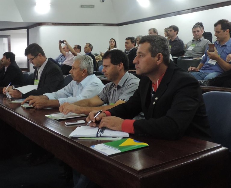 Parlamentares solicitam melhorias para Formigueiro durante “Marcha dos Vereadores”