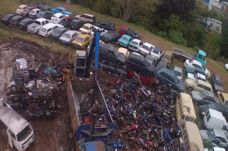 Veículos abandonados em depósito do Detran serão reciclados em Santa Maria