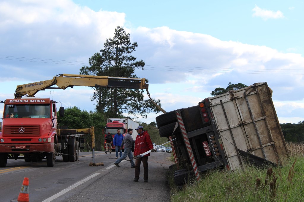 carreta tomba br 290 (2)