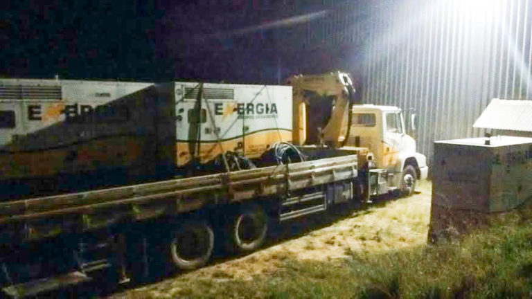 Sem energia elétrica, agricultores do Terceiro Distrito recorrem a geradores para manter safra