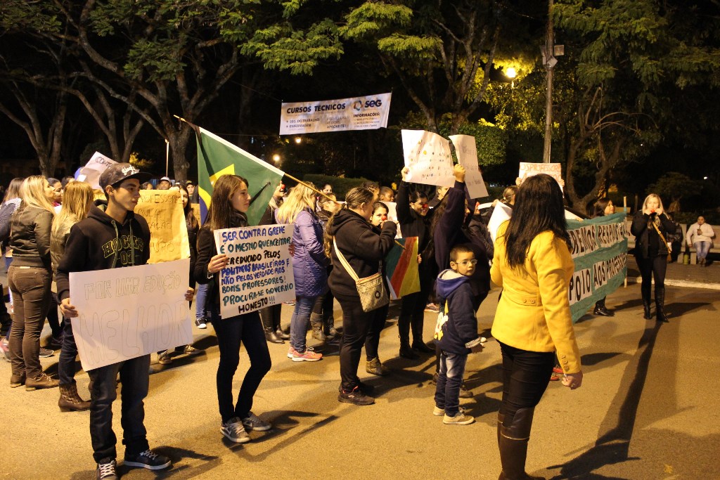 protesto alunos tiaraju (2)