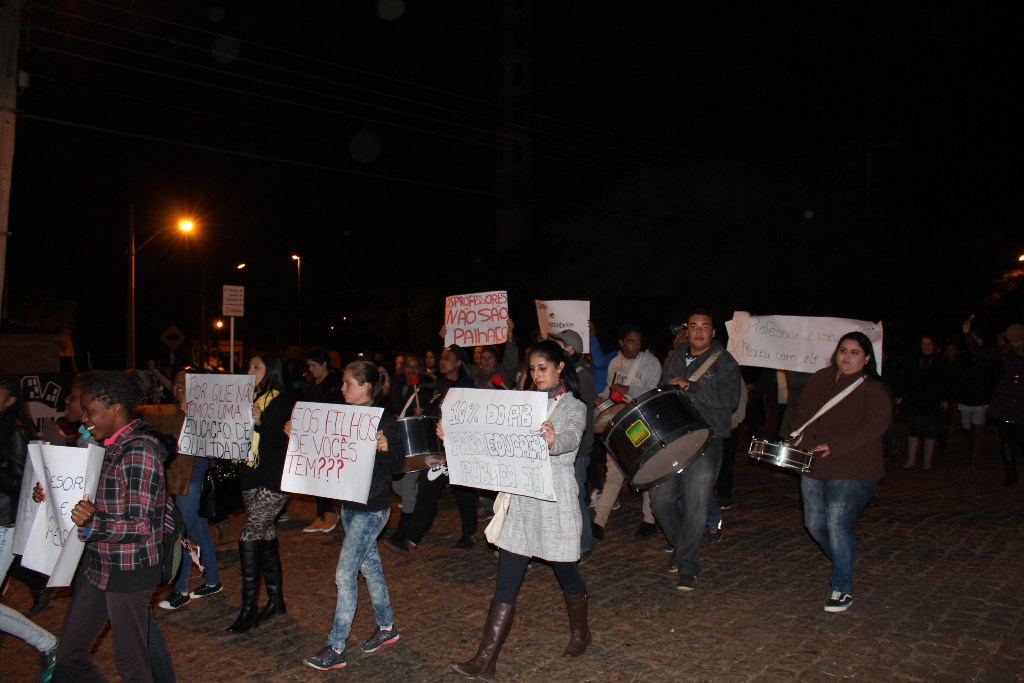 protesto alunos tiaraju (40)