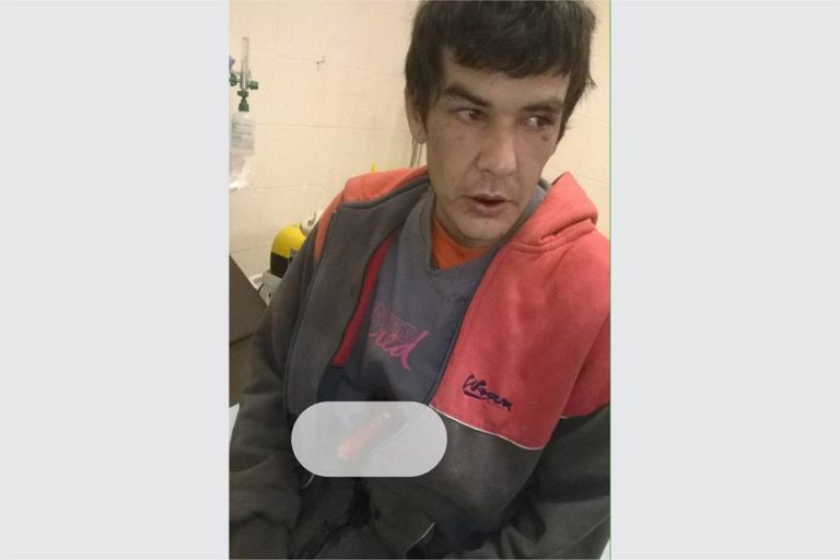 Homem com facada no abdômen procura Brigada Militar para pedir ajuda