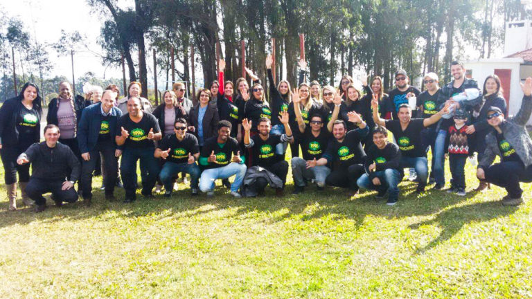 Duas décadas depois, alunos e professores da escola Mário Deluy promovem reencontro