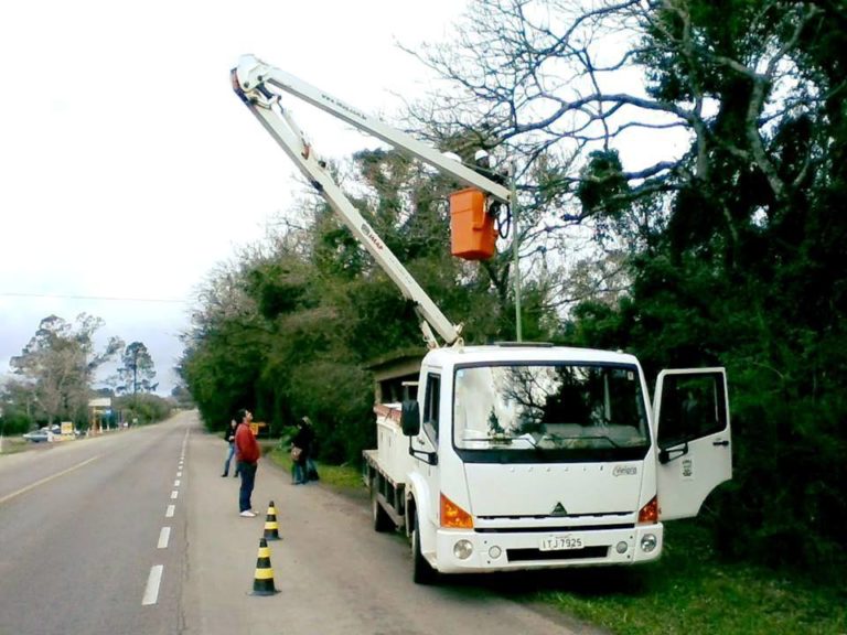 Nova iluminação é instalada às margens da BR-392, na Vila Block