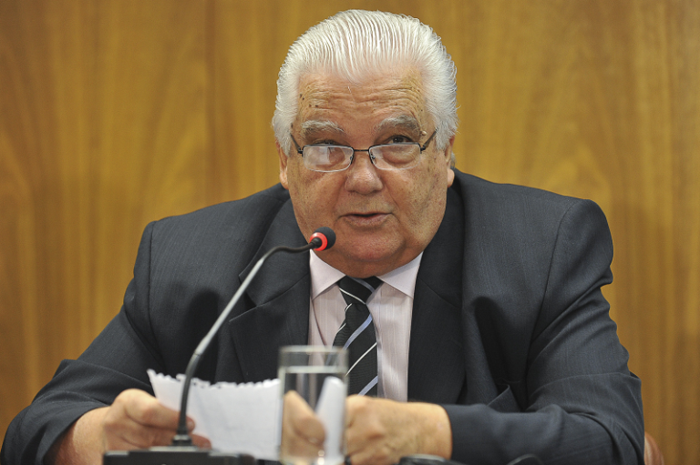 Ex-ministro, natural de Cachoeira do Sul, é internado após sofrer acidente