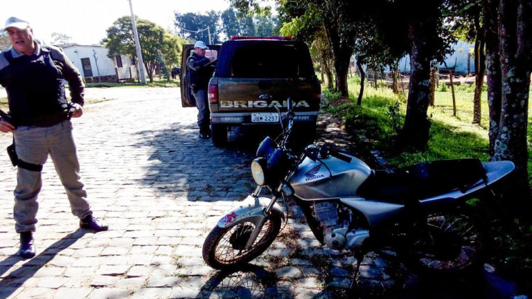 Motocicleta furtada é localizada em bairro de São Sepé