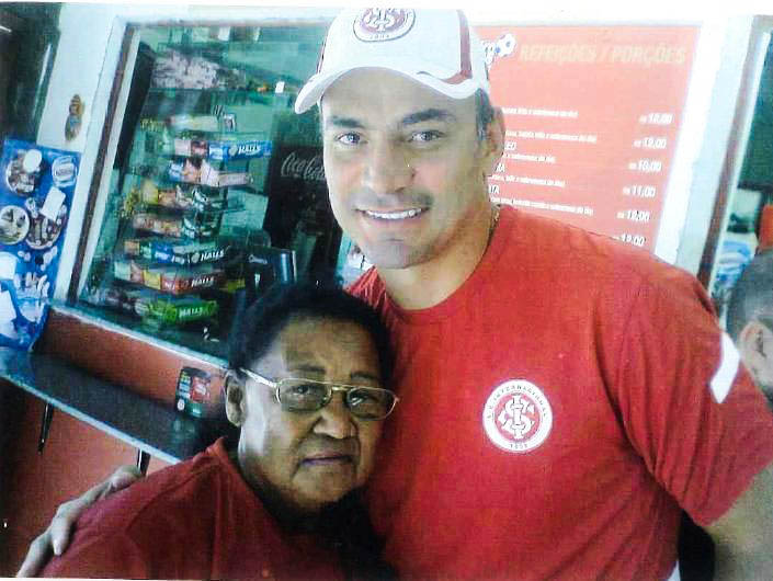 13578469_1368722506474548_549766608_n-2