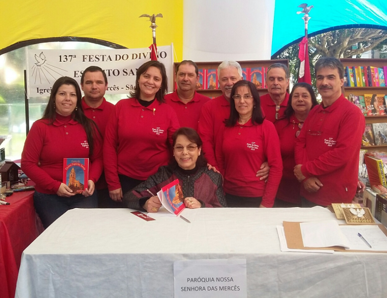 Livro que conta a história da Festa do Divino é lançado em São Sepé