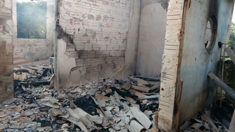 Família de Formigueiro perdeu tudo em incêndio