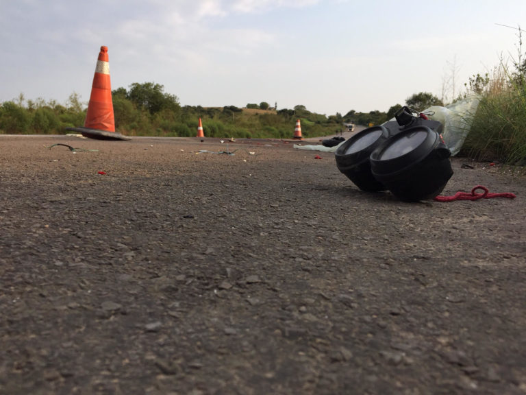 Colisão entre motocicleta e caminhão deixa duas vítimas na BR-392, em São Sepé