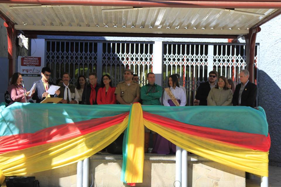 desfile-farroupilha-2016-20-de-setembro-cavalos-17