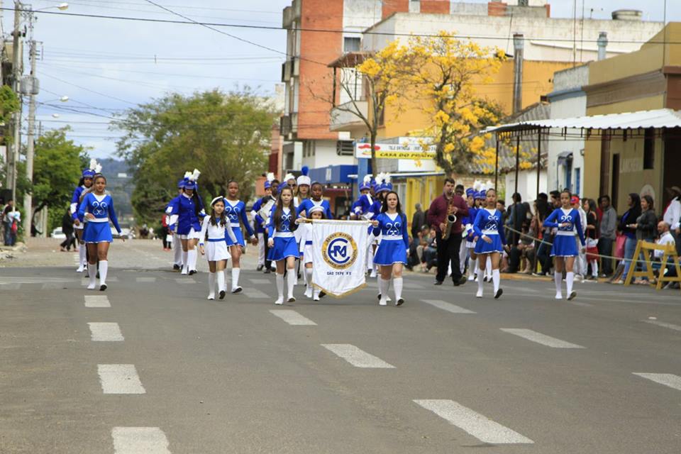 desfile-farroupilha-2016-20-de-setembro-cavalos-2