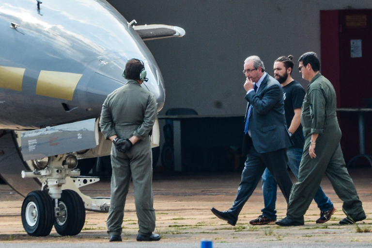 Eduardo Cunha é levado para Curitiba após prisão