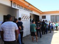 Eleitores enfrentaram fila em diferentes locais de votação em São Sepé