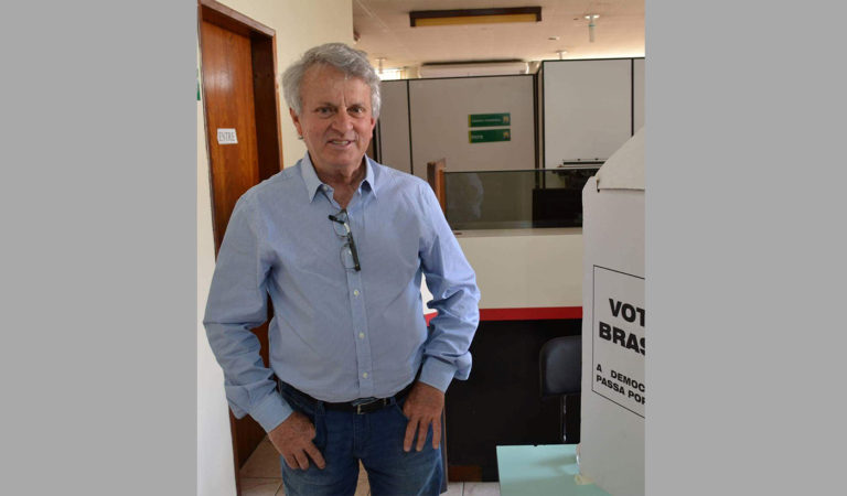 Dr. Choca, PMDB, votou na Prefeitura de São Sepé