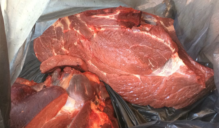 Polícia Civil apreende carnes impróprias para o consumo em Santa Maria