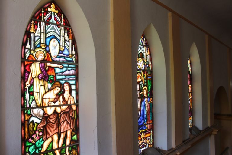 Vitrais da Igreja Matriz de São Sepé começam a ser restaurados