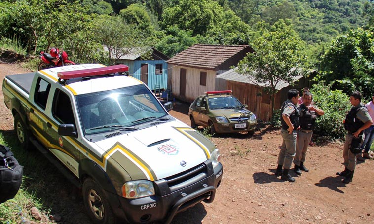 Polícia localiza carro de suspeito de matar quatro pessoas em Pinhal Grande
