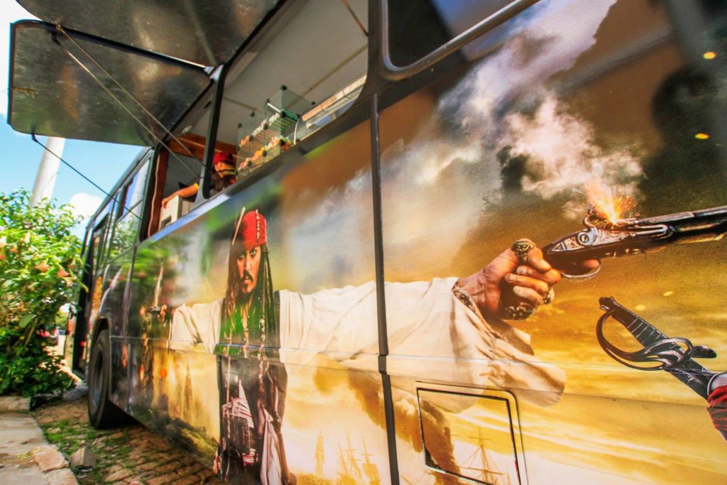 pirata-lanches-food-bus-5