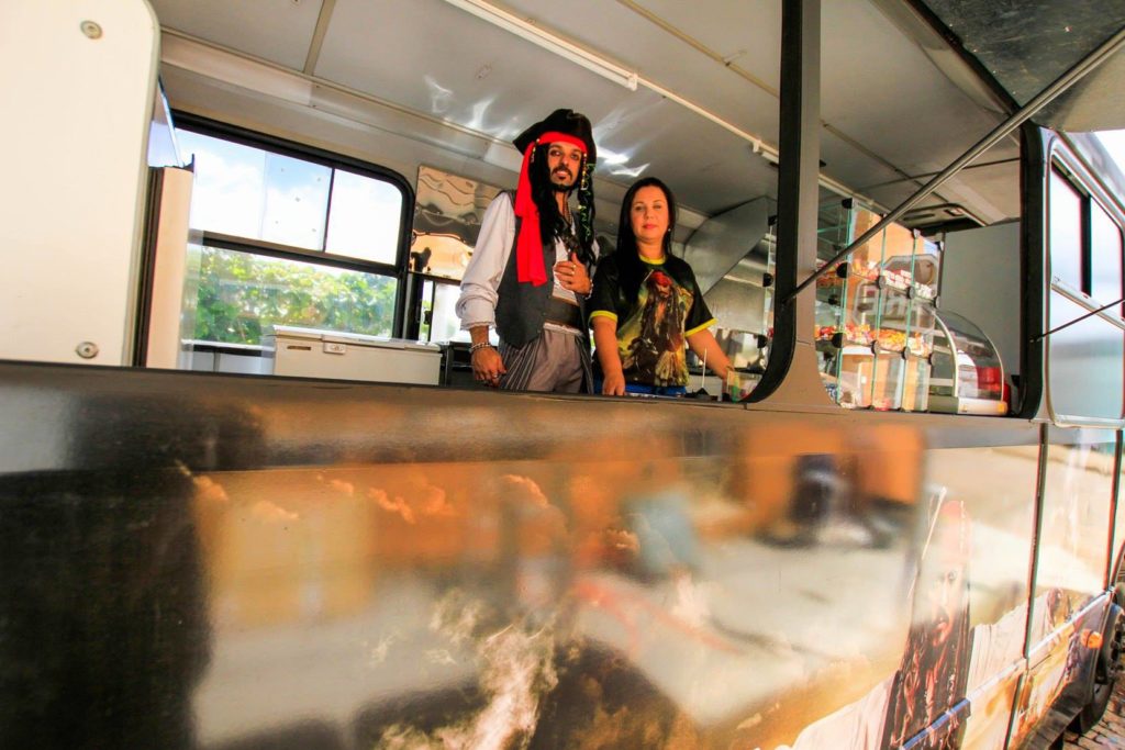 pirata-lanches-food-bus-7