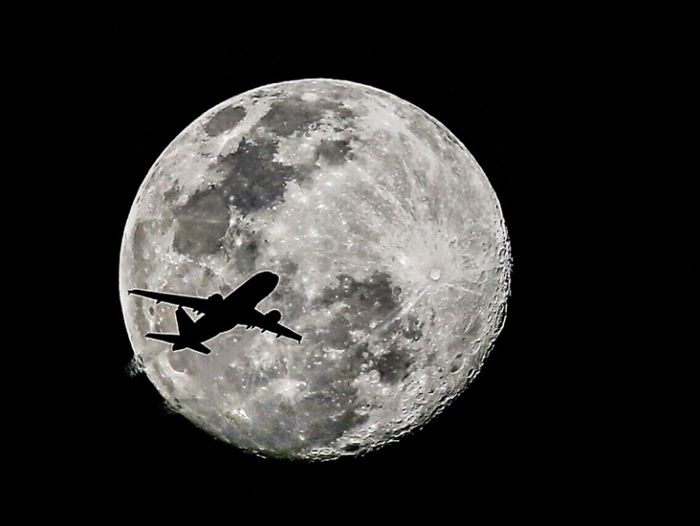 “Superlua” vai iluminar o céu nesta segunda-feira