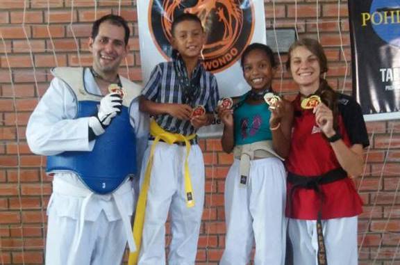 Atletas de São Sepé conquistam medalhas em competição de Taekwondo