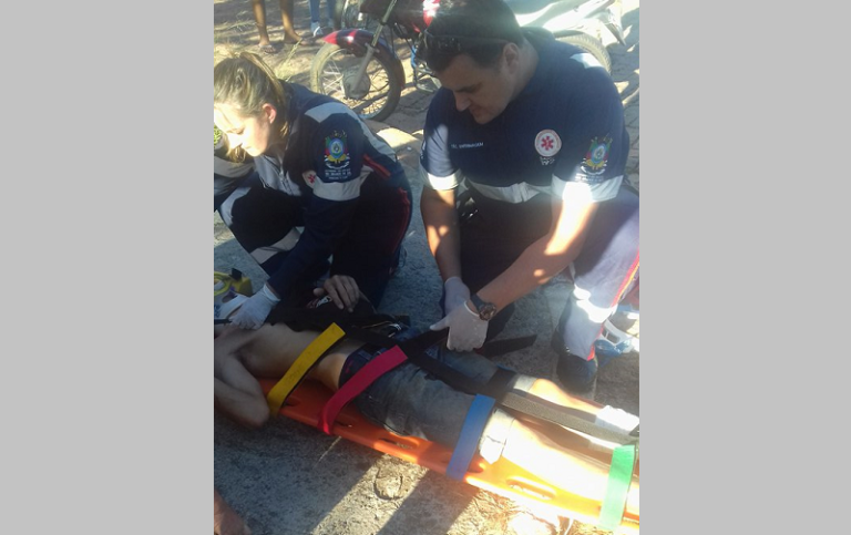 Jovem fica ferido em acidente de trânsito no centro de São Sepé