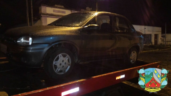 Carro com placas de São Sepé é apreendido em cidade da Serra Gaúcha