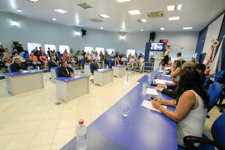 Sessão dá posse aos eleitos em São Sepé